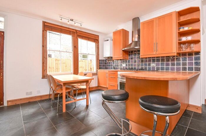 2 Bedroom Maisonette To Rent In Yukon Road, Balham, London, SW12