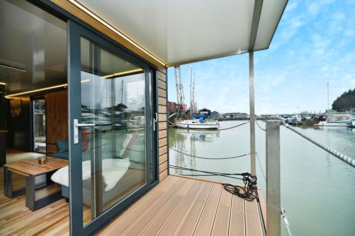 2 Bedroom House Boat For Sale In Robinson Road, Newhaven, BN9