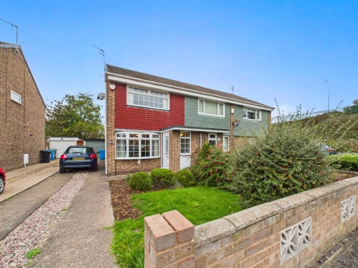 2 Bedroom Semi-detached House For Sale In Hathersage Road, Hull, HU8
