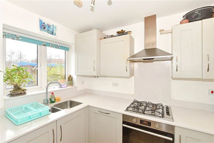 3 Bedroom End Terrace House For Sale In Calvert Link, Faygate, Horsham, West Sussex, RH12