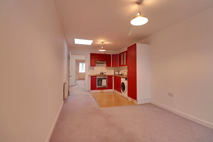 1 Bedroom Apartment For Sale In Walton Road, Styles Court, KT8