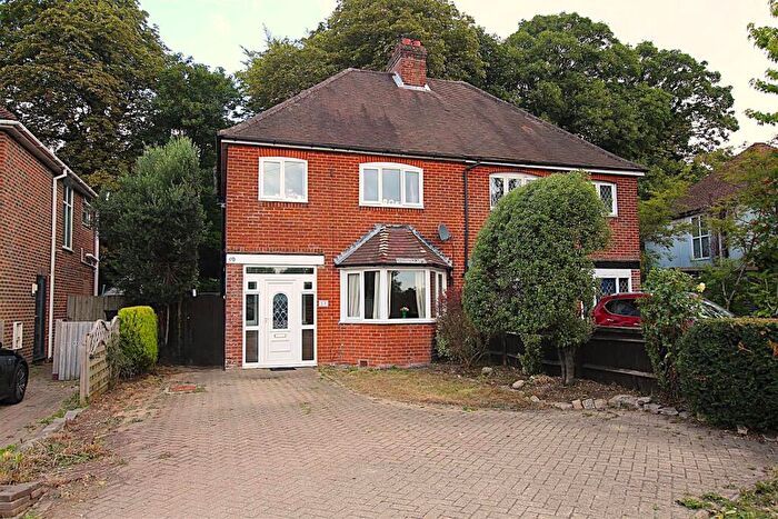 3 Bedroom Semi Detached House For Sale In Bishopstoke Road, Bishopstoke, Eastleigh, SO50