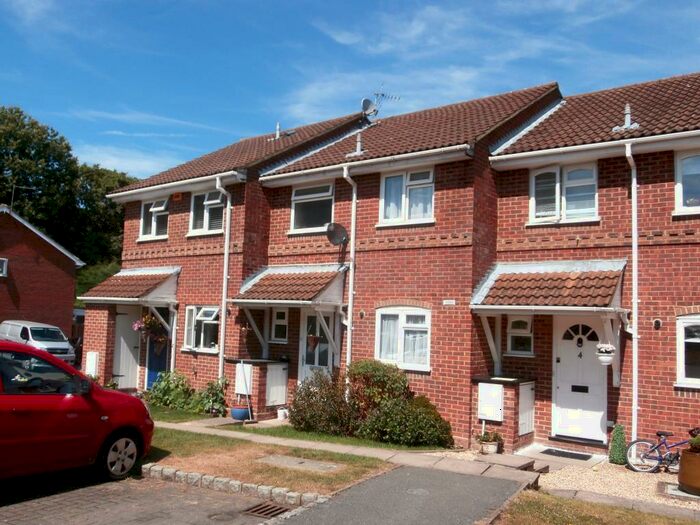 3 Bedroom Terraced House To Rent In Bagshot, Surrey, GU19