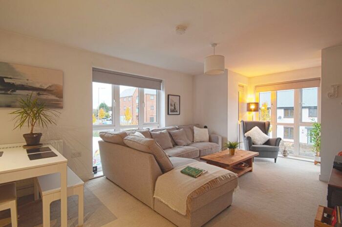 2 Bedroom Flat For Sale In Kempster Way, Weston Turville, HP22