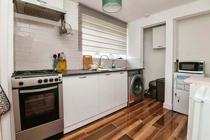 2 Bedroom Property To Rent In King Arthurs Road, Exeter, EX4