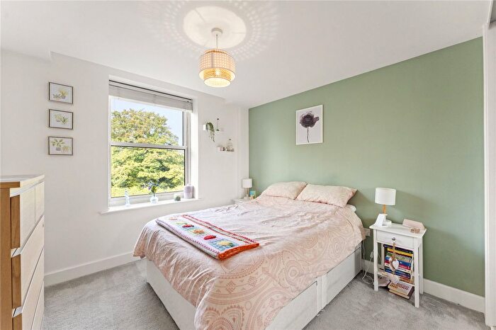 1 Bedroom Flat For Sale In Summerhouse Lane, Harefield, Uxbridge, UB9
