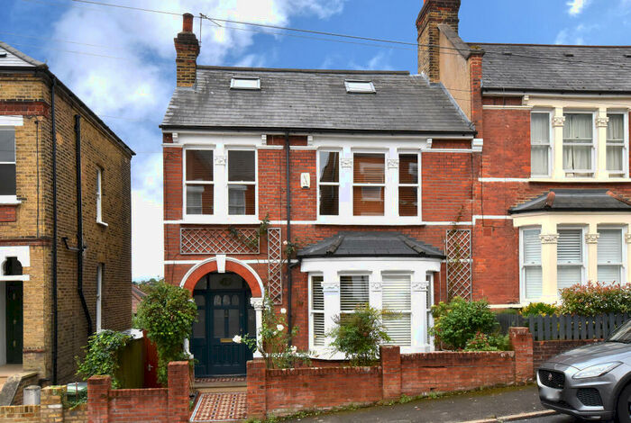 5 Bedroom Semi-Detached House To Rent In Benson Road, SE23