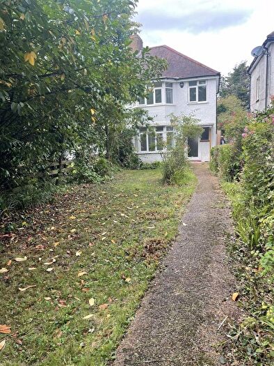 3 Bedroom Semi Detached House For Sale In Watford Way, London, NW4