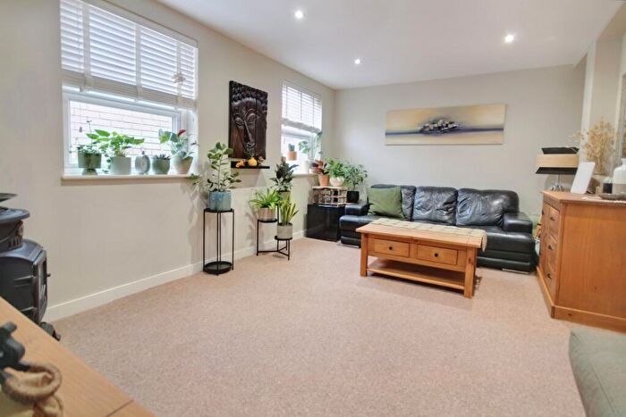 1 Bedroom Apartment For Sale In Commercial Road, Swindon, SN1