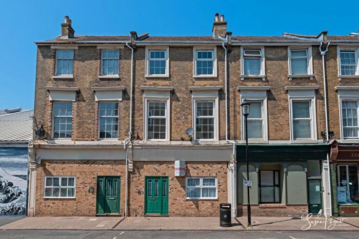 4 Bedroom Town House For Sale In Clarence Road, East Cowes, PO32