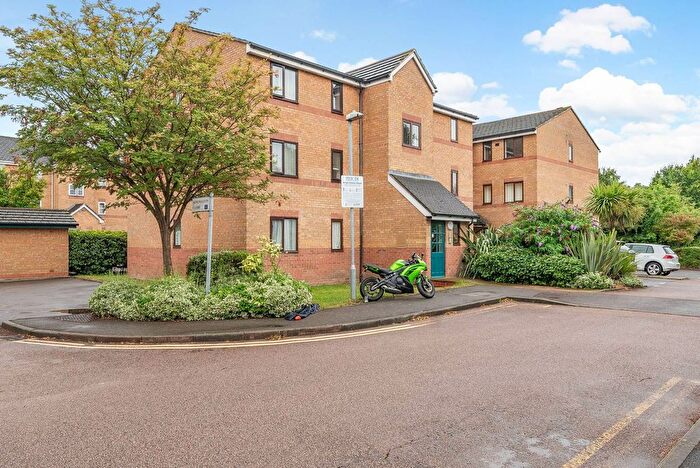 1 Bedroom Flat To Rent In Windmill Drive, Cricklewood, London, NW2