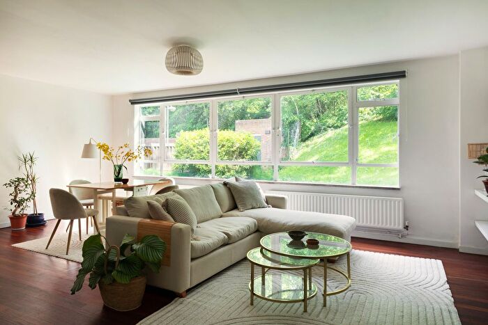 2 Bedroom Flat For Sale In Grenville Court Iv, London, SE19
