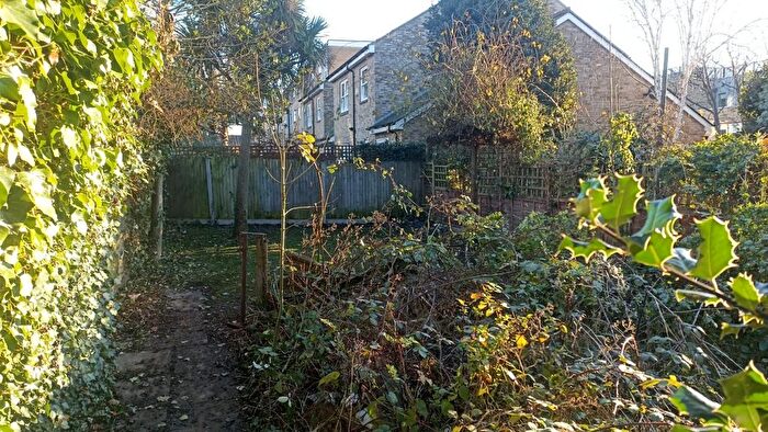 2 Bedroom Flat For Sale In Flat A, Queen Elizabeths Walk, Stoke Newington, London, N16