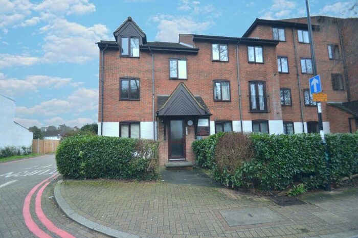 1 Bedroom Apartment To Rent In High Street, Purley, CR8