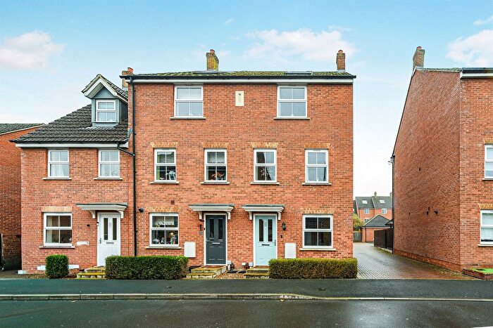 4 Bedroom End Terrace House For Sale In Lochem Road, Devizes, SN10