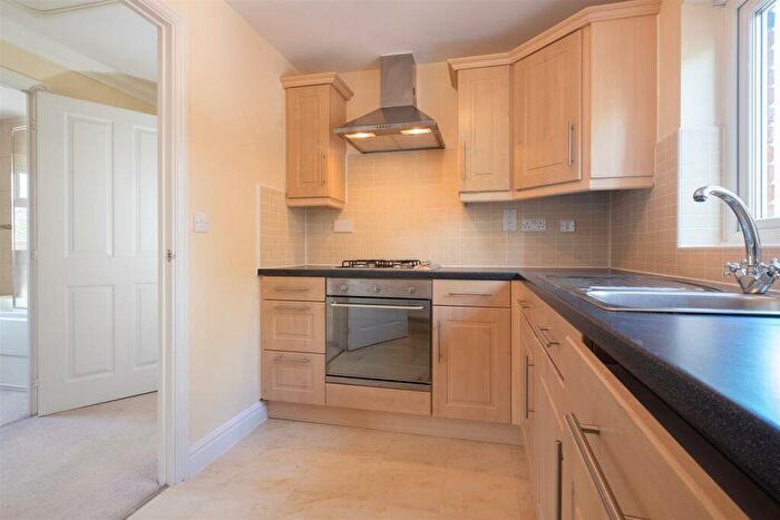 2 Bedroom Flat To Rent In Batsmans Drive, Rushden, NN10