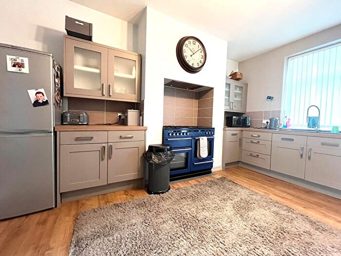 3 Bedroom House To Rent In Nashville Terrace, Keighley, BD22