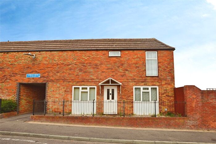 3 Bedroom Terraced House For Sale In Lobelia Mews, Basildon, Essex, SS15