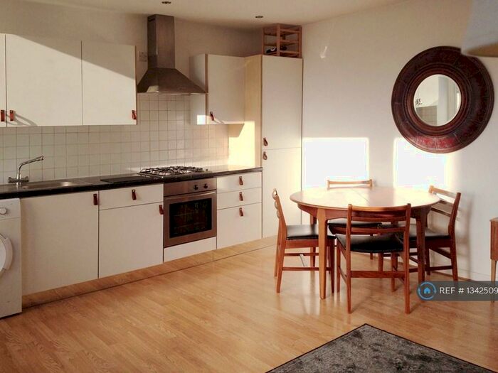 2 Bedroom Flat To Rent In Tanners Hill, London, SE8