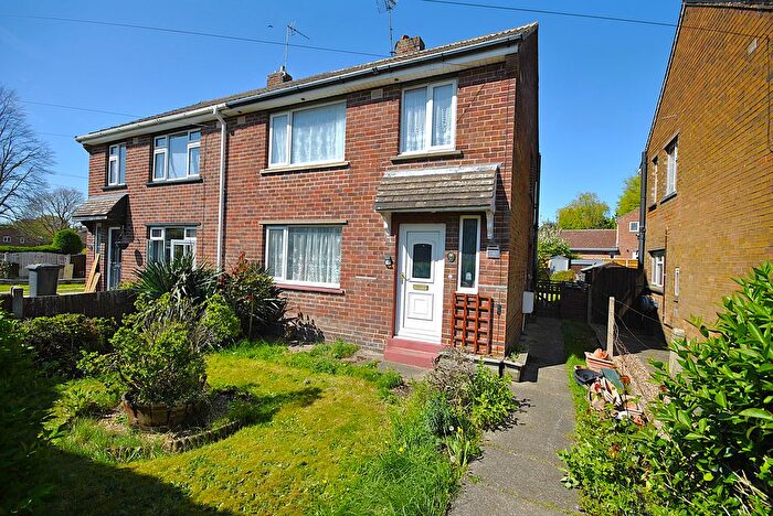 3 Bedroom Semi Detached House For Sale In Queens Crescent, Bawtry, Doncaster, DN10