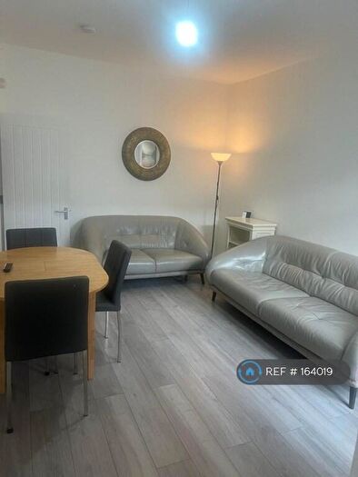 4 Bedroom Terraced House To Rent In Eston Street, Manchester, M13