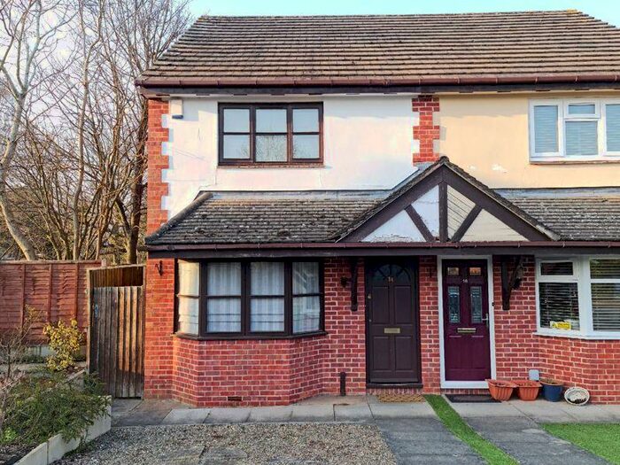 3 Bedroom Semi-Detached House To Rent In Maple Croft, Kings Heath, Birmingham, B13