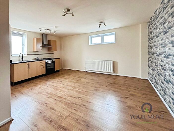 2 Bedroom Flat To Rent In Vauxhall Street, Dudley, West Midlands, DY1