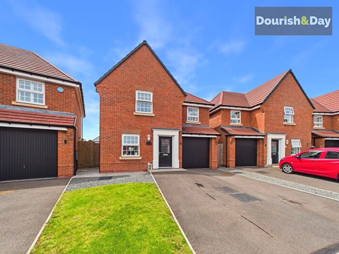 3 Bedroom Detached House For Sale In Tomkinson Heights, Hednesford, WS12
