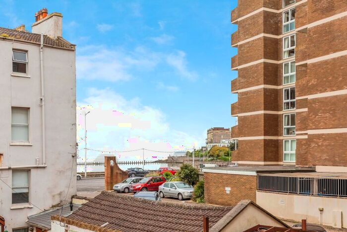1 Bedroom Flat For Sale In Knightstone Road, Weston-super-Mare, Somerset, BS23