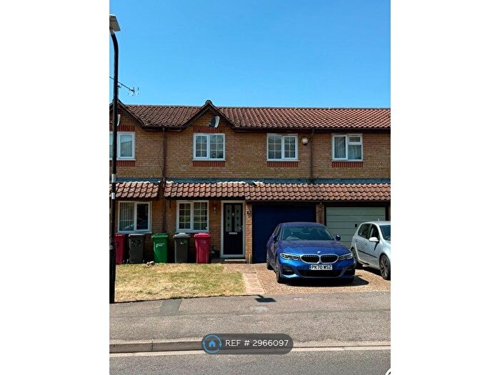 3 Bedroom Terraced House To Rent In Walpole Road, Slough, SL1