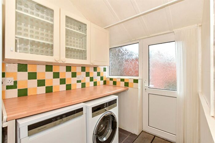 2 Bedroom Detached House For Sale In Hill Street, Ryde, Isle Of Wight, PO33