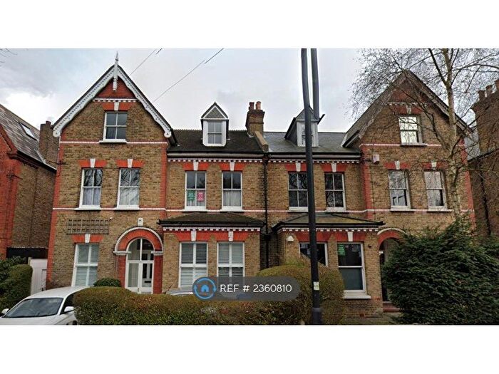 2 Bedroom Flat To Rent In Croxted Road, London, SE21