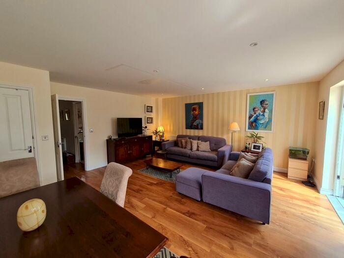 4 Bedroom House To Rent In Bluegown Avenue, Leybourne, ME19