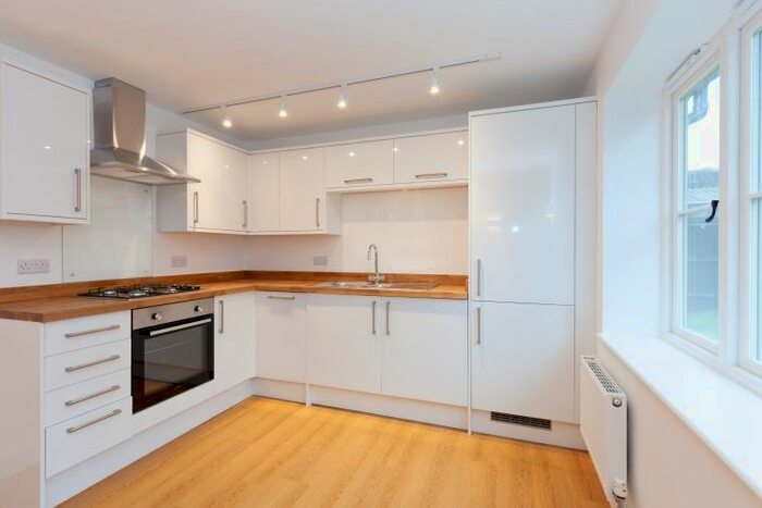 1 Bedroom Flat To Rent In Witney Road, Long Hanborough, Witney OX29