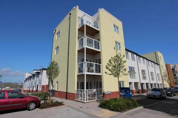2 Bedroom Flat To Rent In Trem Elai, Penarth, CF64
