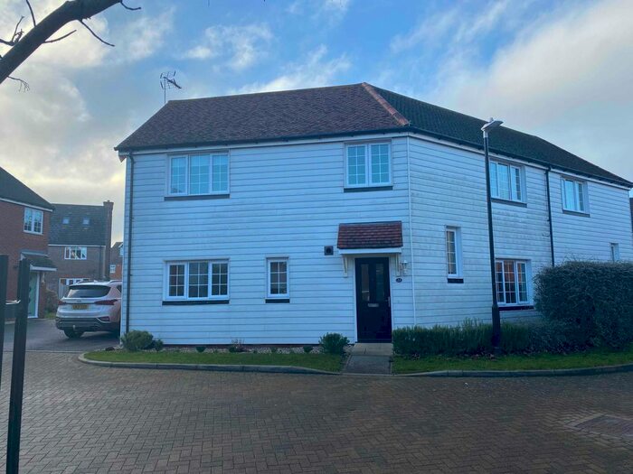 4 Bedroom Semi-Detached House To Rent In Honesty Close, Sittingbourne, Kent ME10