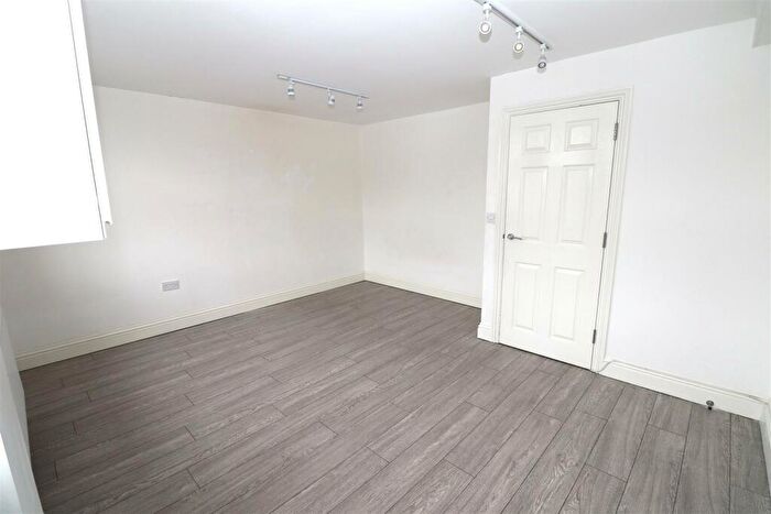 2 Bedroom Flat To Rent In Byron Road, Wealdstone, Harrow, HA3