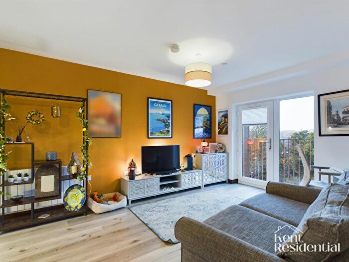 1 Bedroom Apartment For Sale In Mill Wood, Claribel Court Mill Wood, ME14