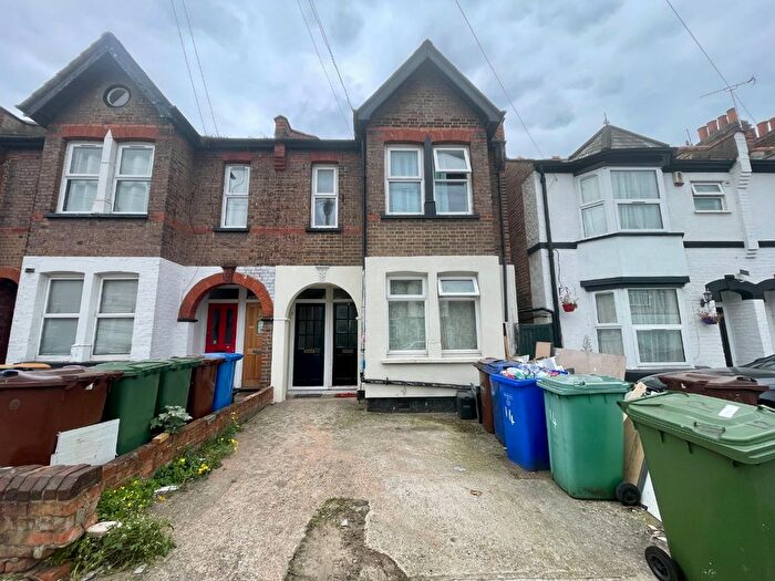 1 Bedroom Flat For Sale In Parkfield Road, Harrow, Greater London, HA2