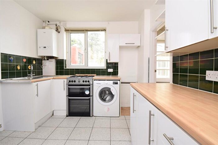 3 Bedroom Semi-Detached House To Rent In Northfield Road, Barnet, Hertfordshire, EN4