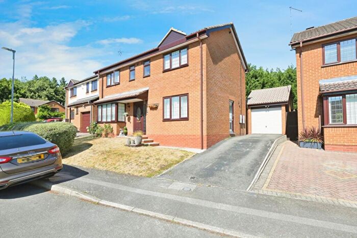 4 Bedroom Detached House For Sale In Tideswell Close, Northampton, Northamptonshire, NN4