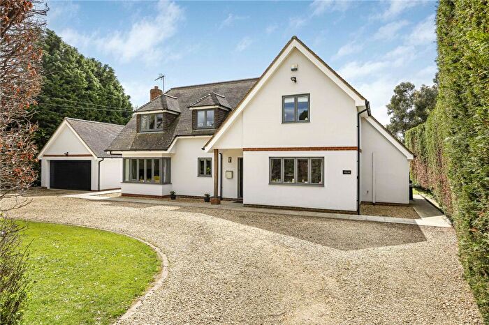 4 Bedroom Detached House For Sale In Upper Bolney Road, Harpsden, Henley-on-Thames, Oxfordshire, RG9