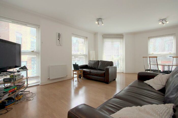 3 Bedroom Apartment To Rent In Cheshire Street, Shoreditch, London, E2
