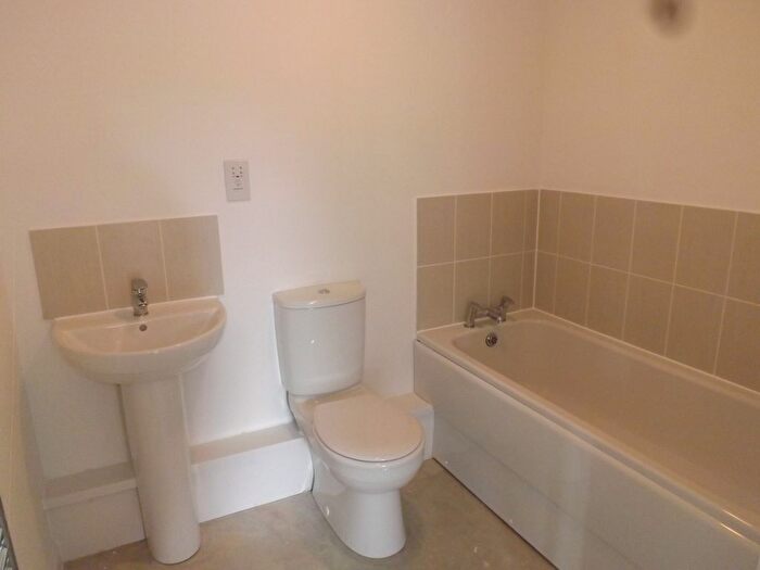2 Bedroom Flat To Rent In Broadhurst Place, Basildon, SS14