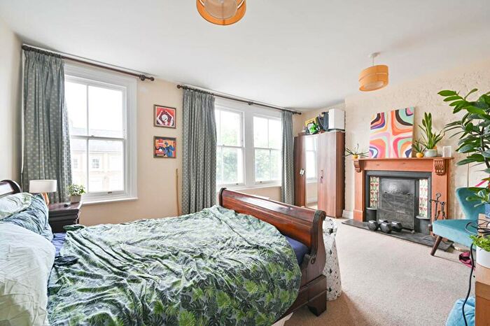 3 Bedroom Flat To Rent In Trafalgar Avenue, Peckham, London, SE15