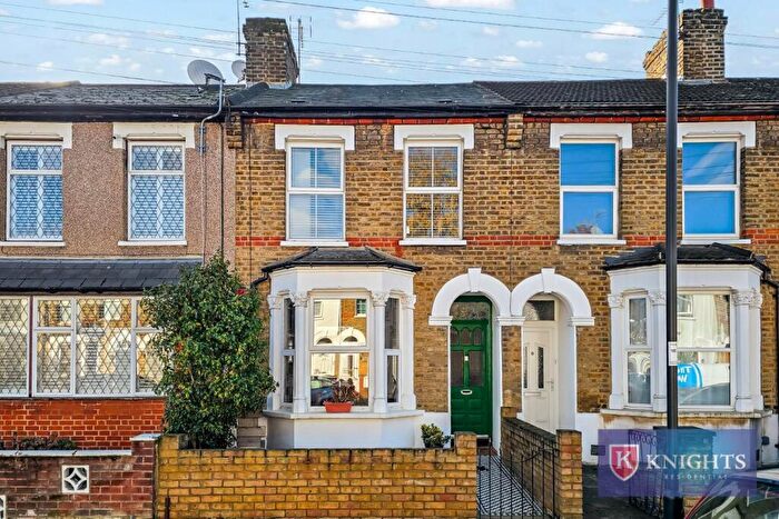 2 Bedroom House For Sale In Cheddington Road, London, N18