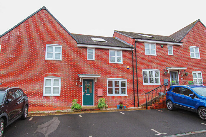 3 Bedroom Terraced House For Sale In Gulliver Road, Irthlingborough, NN9