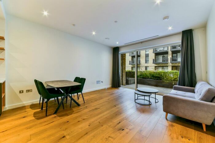2 Bedroom Apartment To Rent In Carrick Yard, Fisherton Street, London, NW8