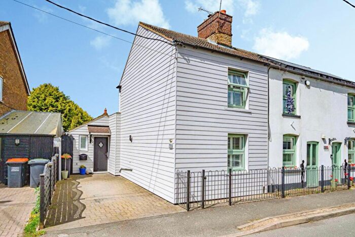 3 Bedroom Semi Detached House For Sale In Harlington Road, Sundon, Luton, Bedfordshire, LU3