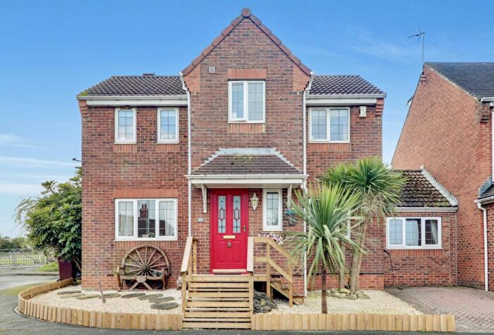 4 Bedroom Detached House For Sale In Hall Farm Park, Micklefield, Leeds, LS25